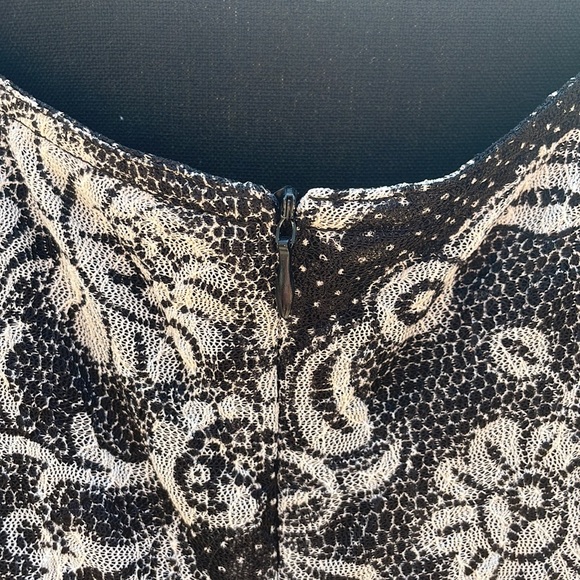 Black floral lace strapless dress - Picture 3 of 5